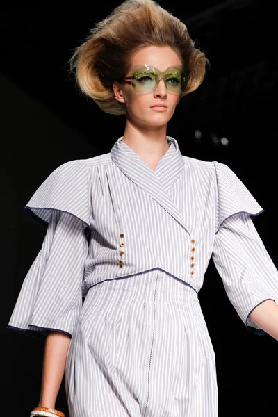 Look 30